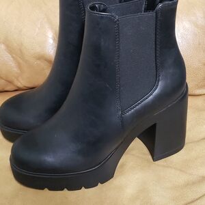 Soda Black Heeled Ankle Boots